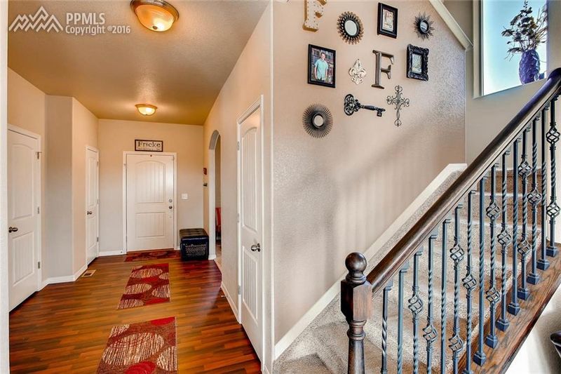 1095 Diamond Rim Dr, Colorado Springs, CO 80921