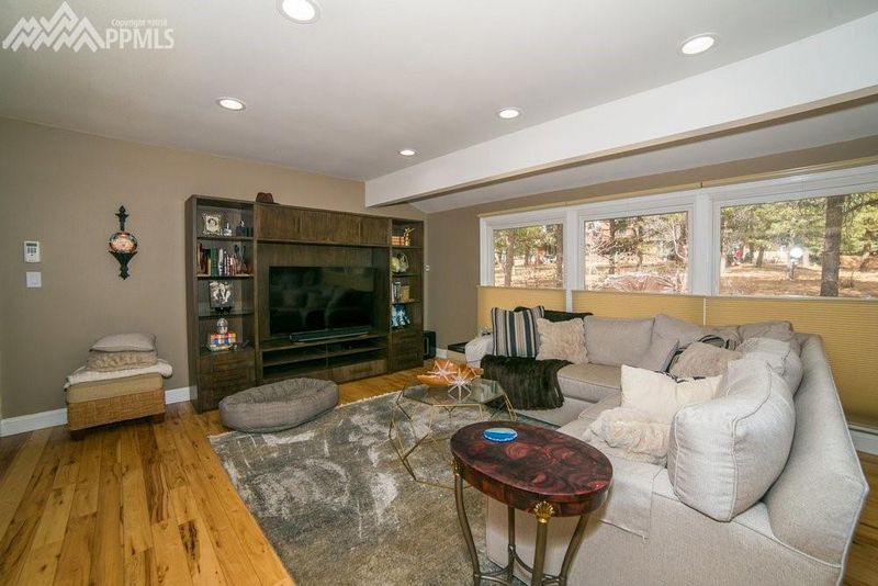 1095 Knollwood Cir, Monument, CO 80132