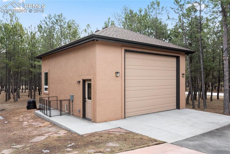 10950 Yoemans Park Dr, Colorado Springs, CO 80908