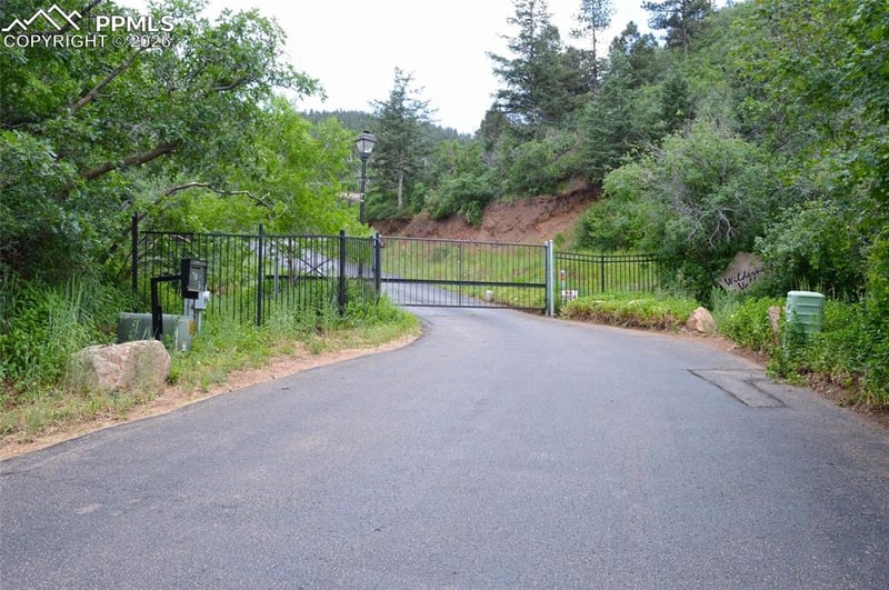 1096 Laguna Point, Manitou Springs, CO 80829