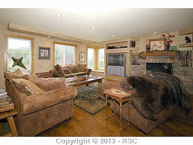 10997 Spruce Mountain Rd, Larkspur, CO 80118
