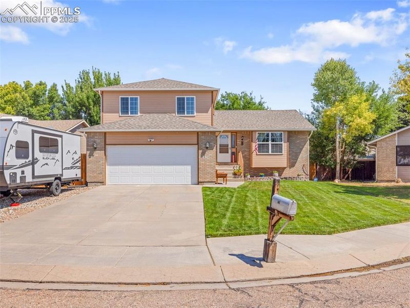 11 Avon Ct, Pueblo, CO 81005