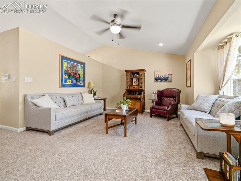 11 Avon Ct, Pueblo, CO 81005