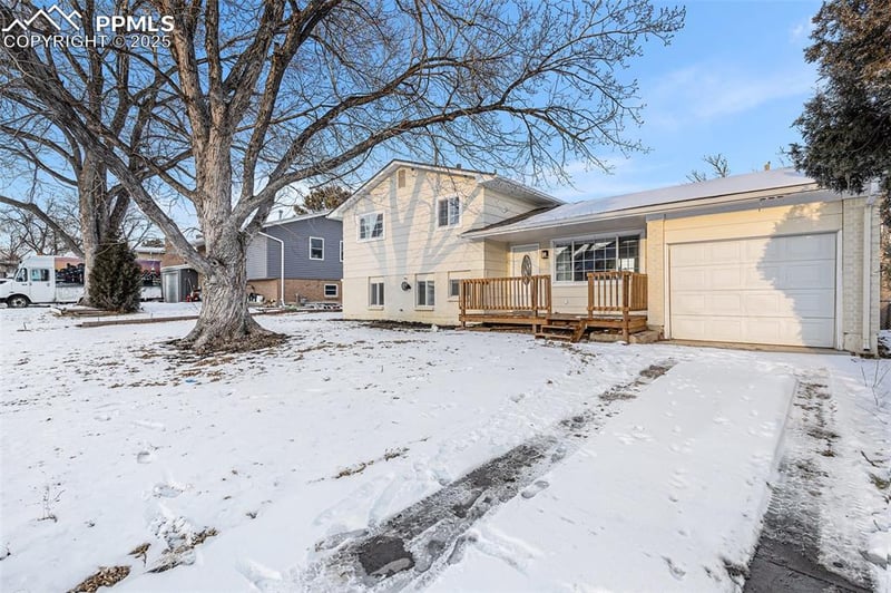 11 Clover Cir, Colorado Springs, CO 80906