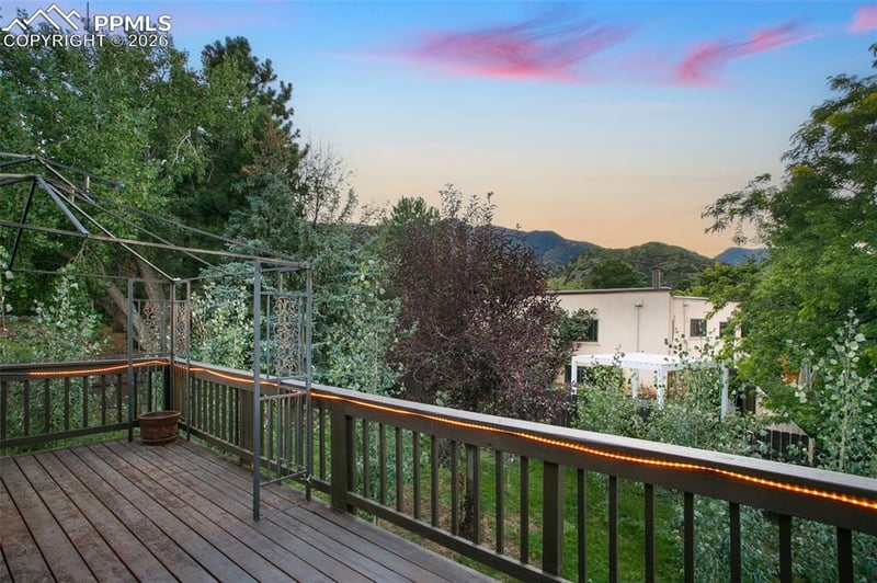 11 Kreg Ln, Manitou Springs, CO 80829