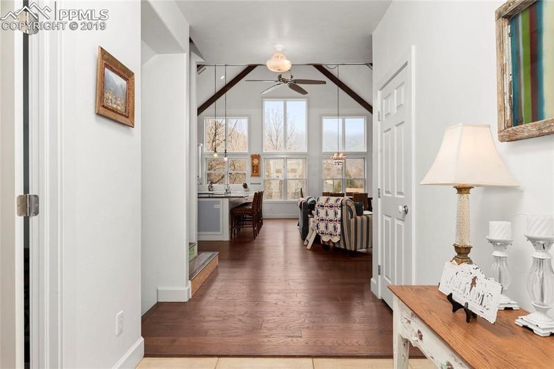11 Oklahoma Rd, Manitou Springs, CO 80829