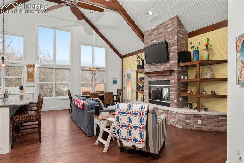 11 Oklahoma Rd, Manitou Springs, CO 80829