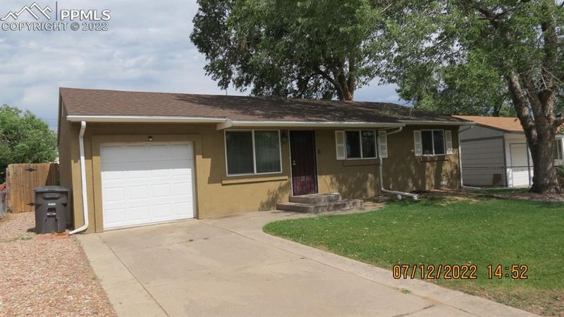 11 Otowi Dr, Colorado Springs, CO 80911