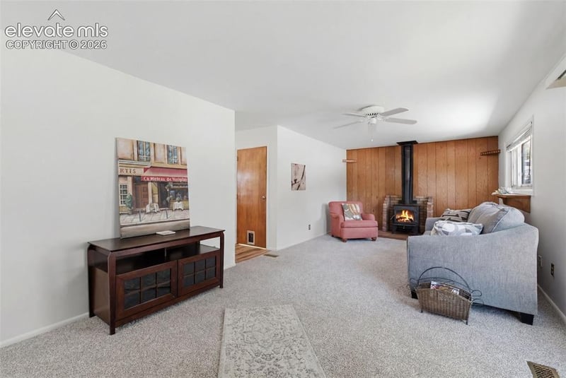 110 Brentwood Dr, Colorado Springs, CO 80909
