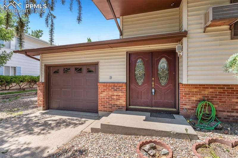110 Estrella Vista St, Colorado Springs, CO 80911