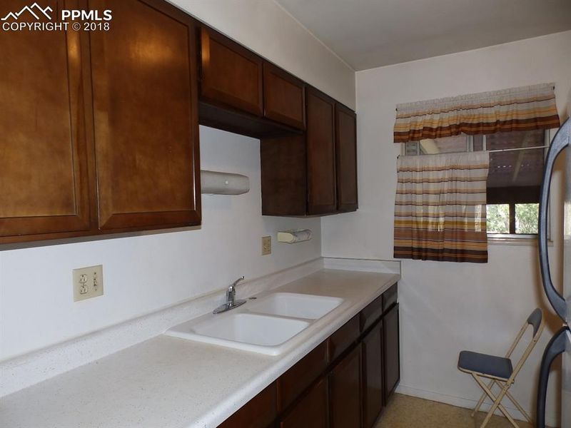 1102 Bowser Dr, Colorado Springs, CO 80909