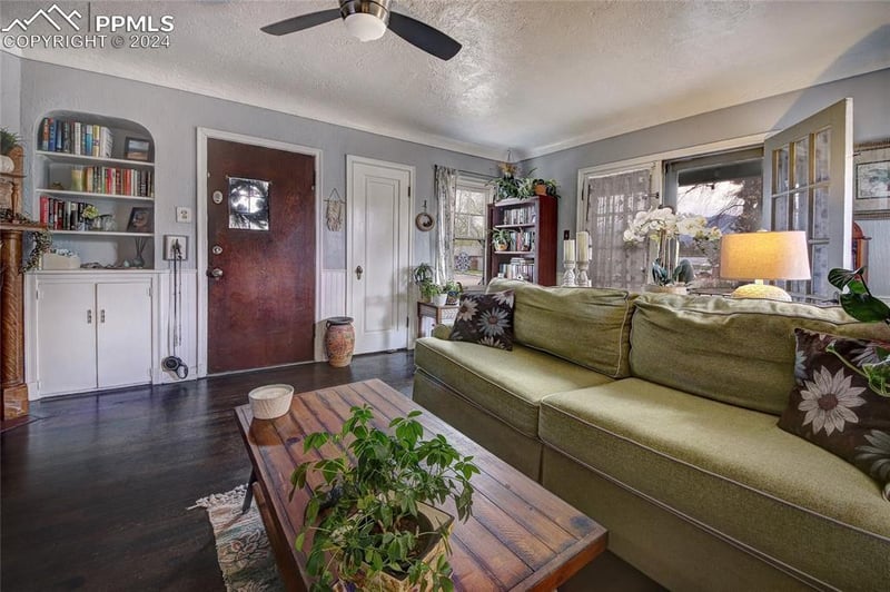 1102 Monument St, Colorado Springs, CO 80903