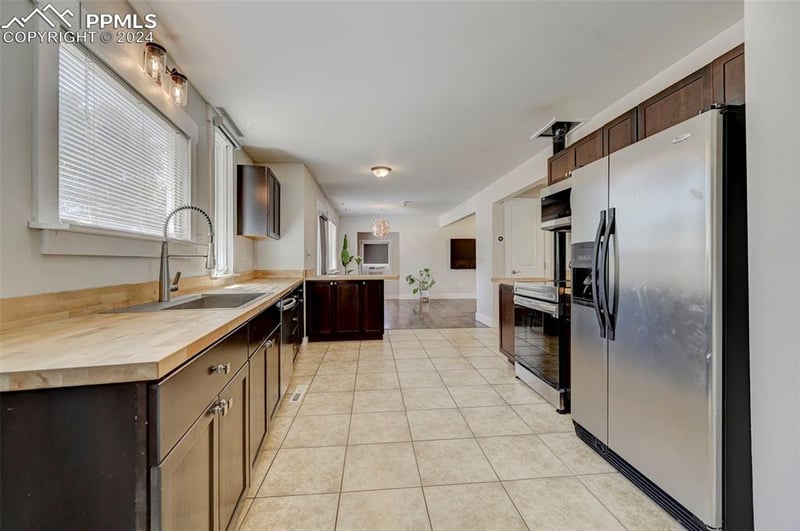 1102 Otteman Ct, Colorado Springs, CO 80909
