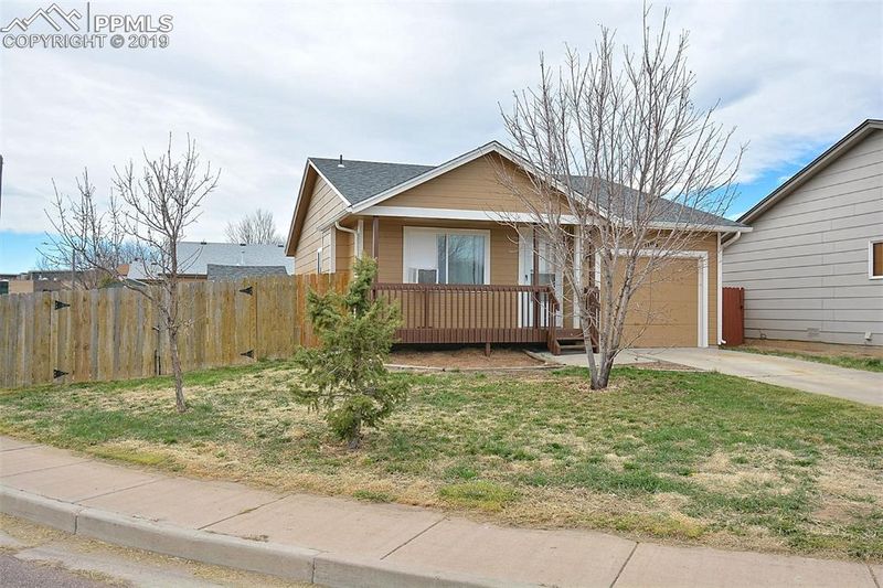 1103 Grinde Dr, Fountain, CO 80817