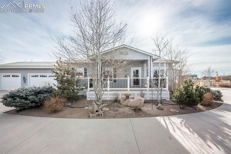 1104 E Canary Dr, Pueblo, CO 81007
