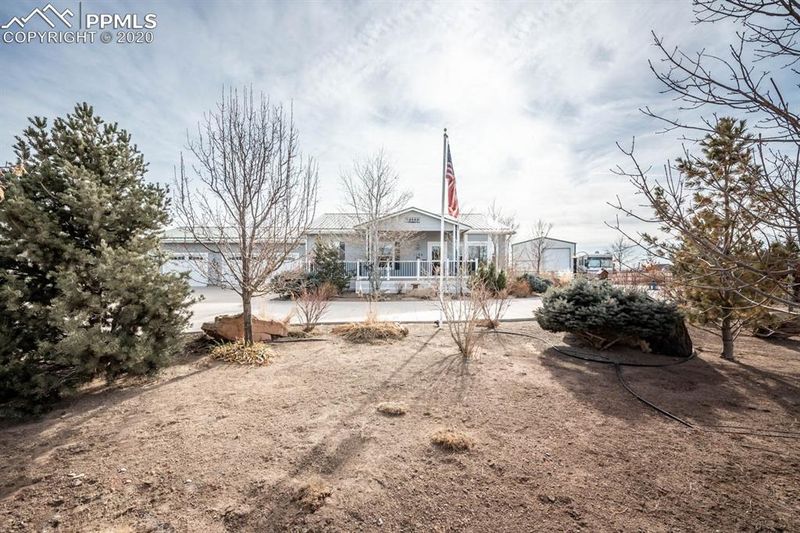 1104 E Canary Dr, Pueblo, CO 81007