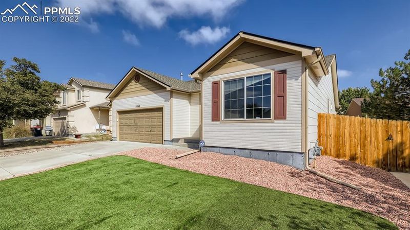 11060 Falling Star Rd, Fountain, CO 80817