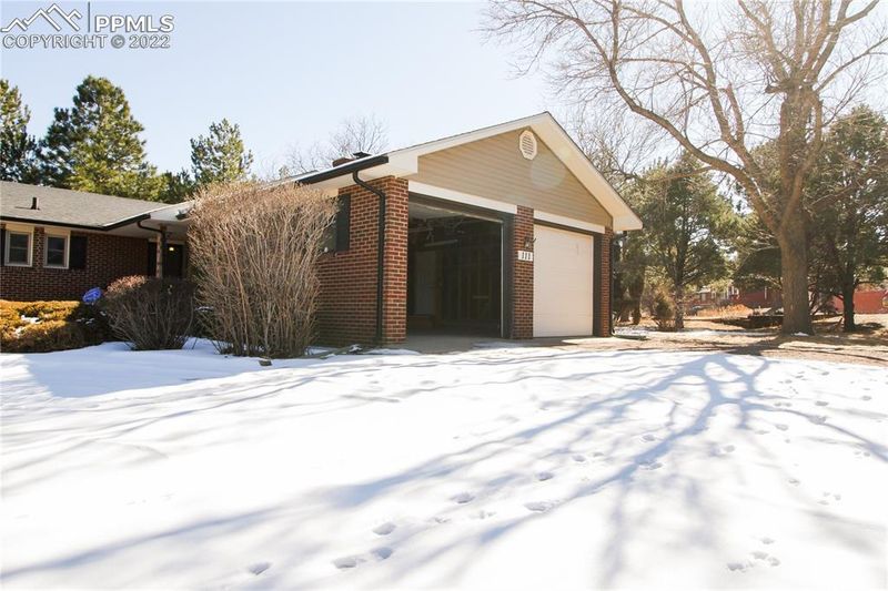 111 Chamberlin Ave, Colorado Springs, CO 80906