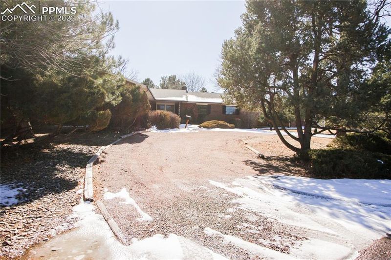 111 Chamberlin Ave, Colorado Springs, CO 80906