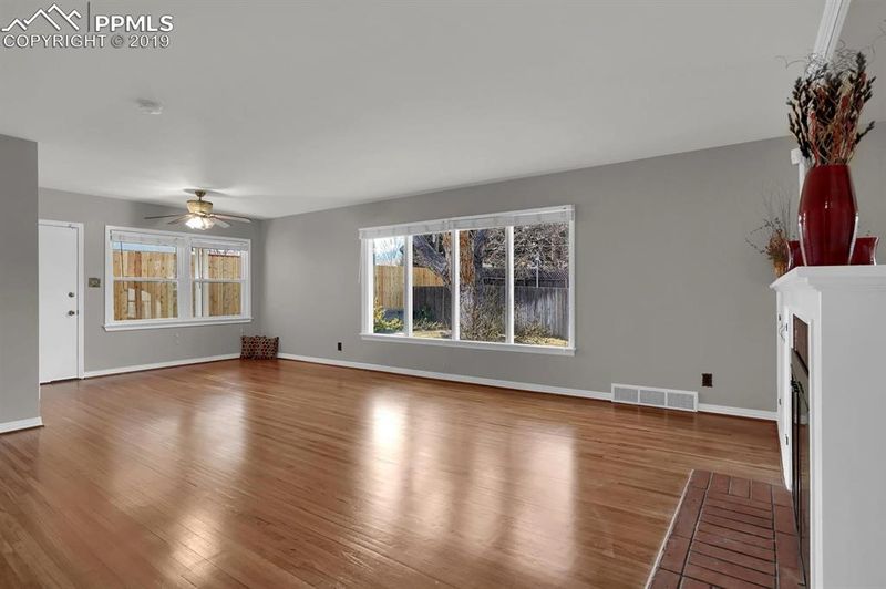 1110 Logan Pl, Colorado Springs, CO 80909