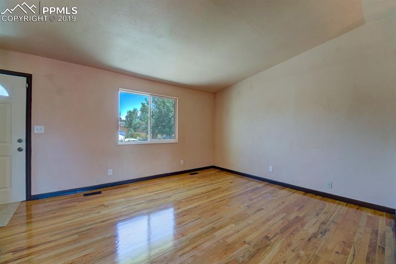 1110 W Nolte Dr, Colorado Springs, CO 80916