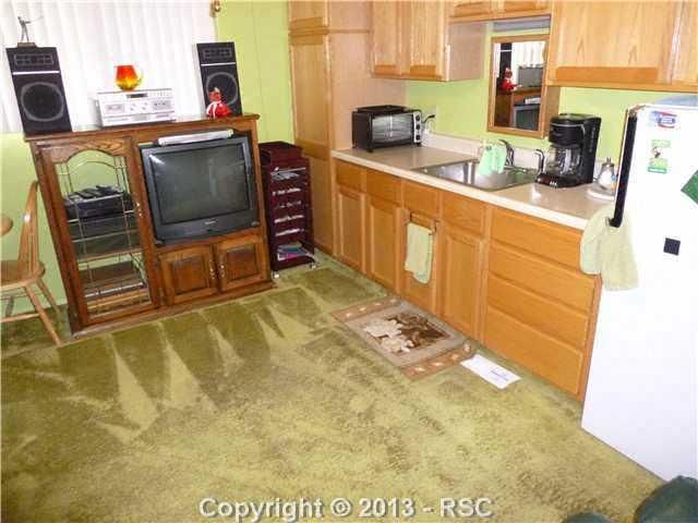 1114 Tesla Dr, Colorado Springs, CO 80909