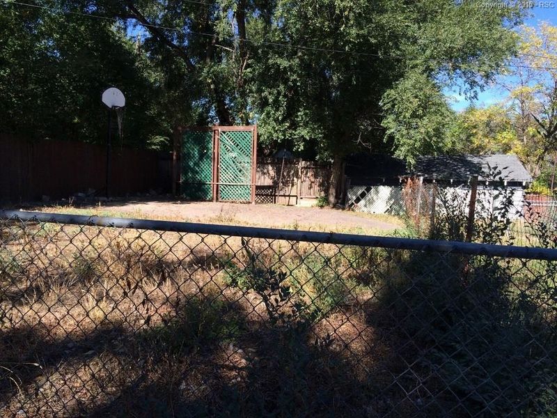 1114 N Walnut St, Colorado Springs, CO 80905