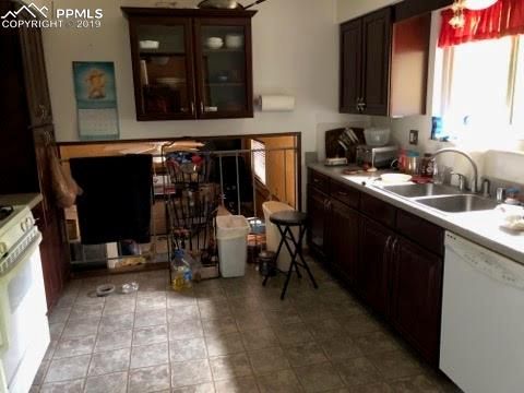 1115 Valkenburg Dr, Colorado Springs, CO 80907