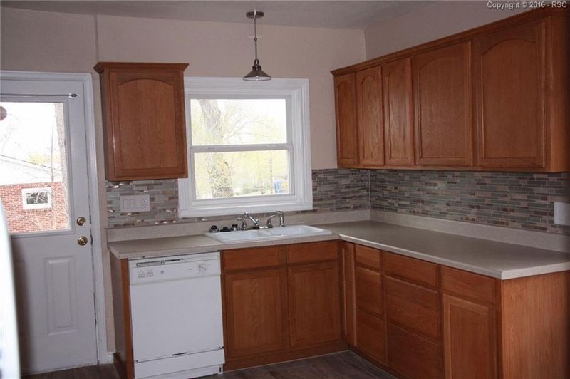 112 W Brookside St, Colorado Springs, CO 80905