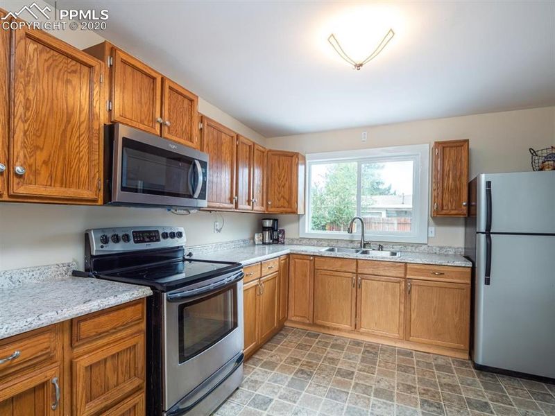 112 Jasper Dr, Colorado Springs, CO 80911