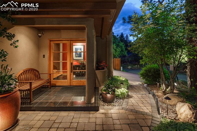 112 Mayhurst Ave, Colorado Springs, CO 80906