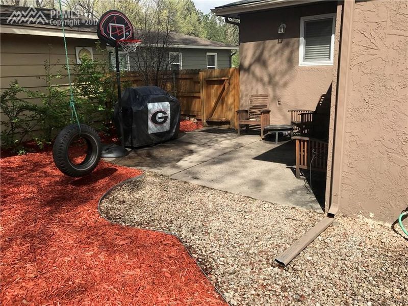 112 Trout Ave, Colorado Springs, CO 80906
