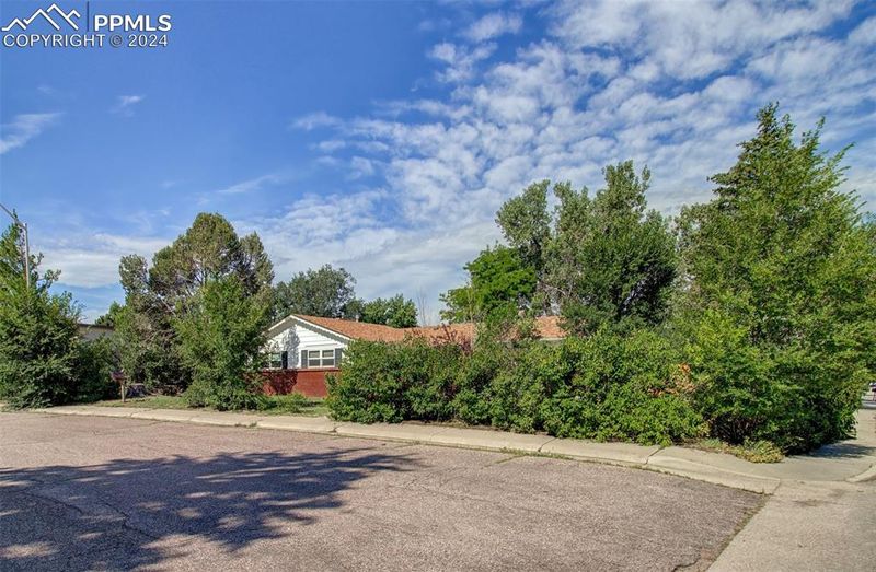 1120 Kachina Dr, Colorado Springs, CO 80915