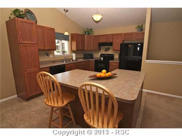 11215 Falling Star Rd, Fountain, CO 80817