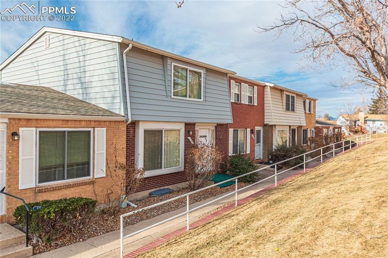 1122 Cree Dr, Colorado Springs, CO 80915