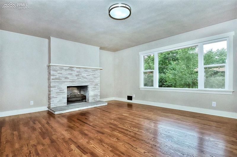 1122 N Logan Pl, Colorado Springs, CO 80909