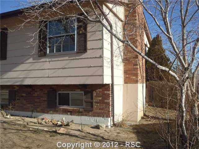 1123 Server Dr, Colorado Springs, CO 80910
