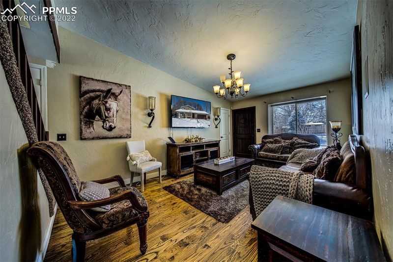 1125 Sandpiper Dr, Colorado Springs, CO 80916