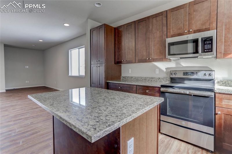 11250 Florence St #8F, Commerce City, CO 80640