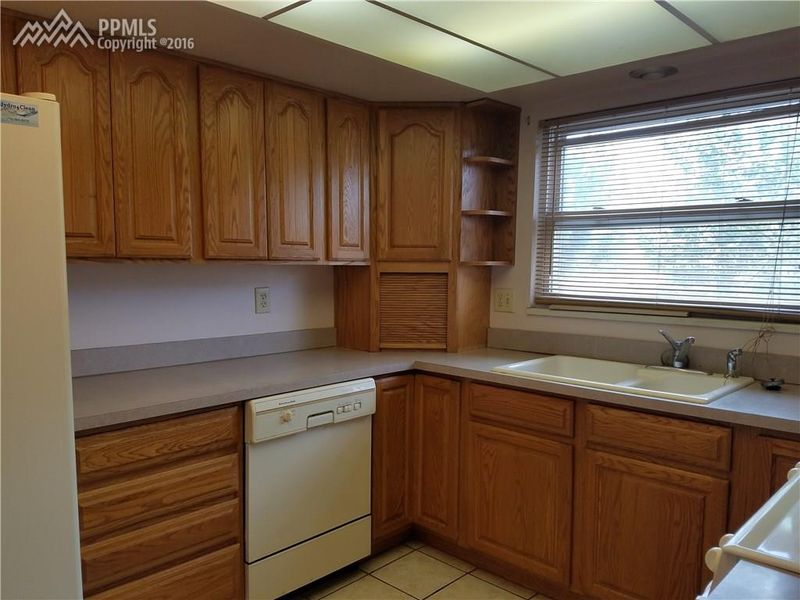1126 Cree Dr, Colorado Springs, CO 80915
