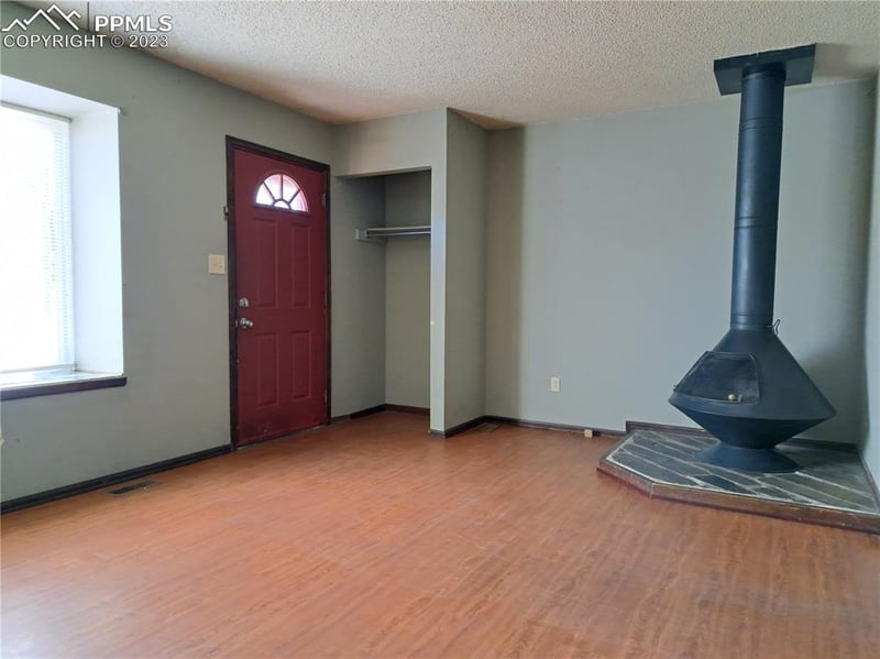 1126 Delaware Dr, Colorado Springs, CO 80909