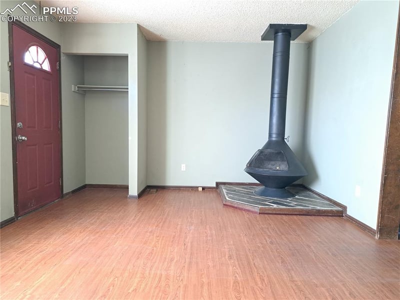 1126 Delaware Dr, Colorado Springs, CO 80909