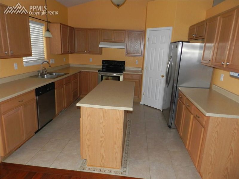 11260 Falling Star Rd, Fountain, CO 80817