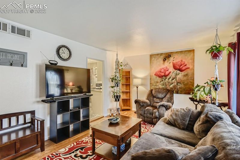 1127 Richards Ave, Colorado Springs, CO 80905
