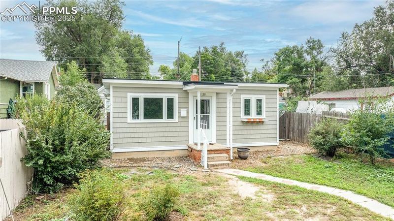 1129 N Cedar St, Colorado Springs, CO 80903