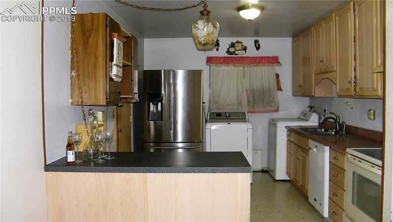 1129 Maxwell St, Colorado Springs, CO 80906