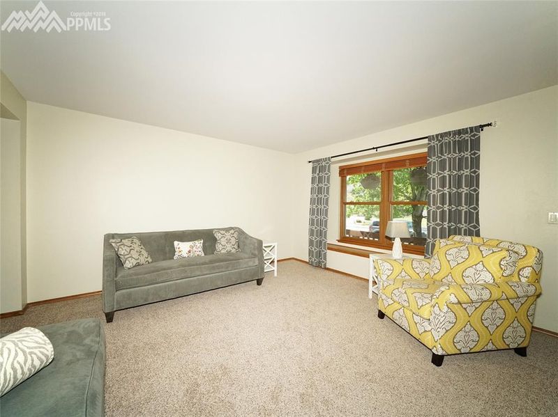 1130 Carlson Dr, Colorado Springs, CO 80919