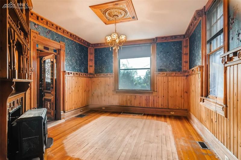 1131 N Hancock Ave, Colorado Springs, CO 80903