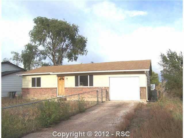 1135 Cambridge Ave, Colorado Springs, CO 80906