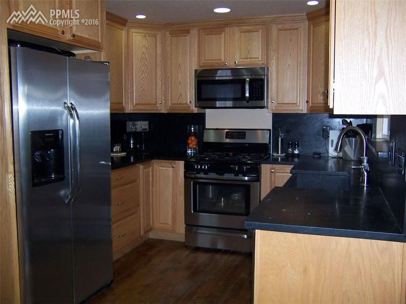 1136 Cree Dr, Colorado Springs, CO 80915